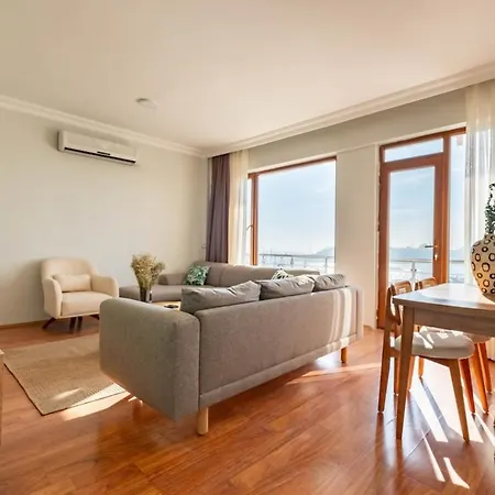 Bosphorus View With 3 Bedrooms Daire *